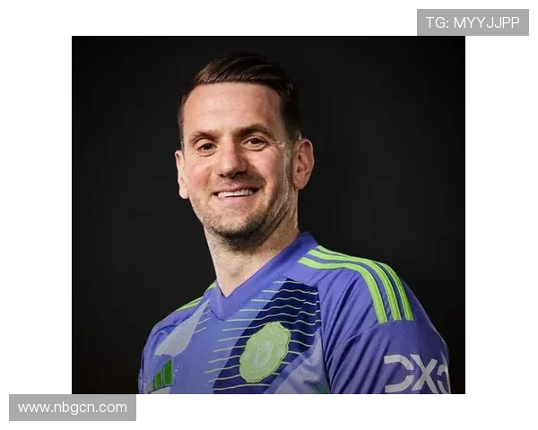 曼联续约三门希顿至 2026 年 罗马诺确认协议达成(3)